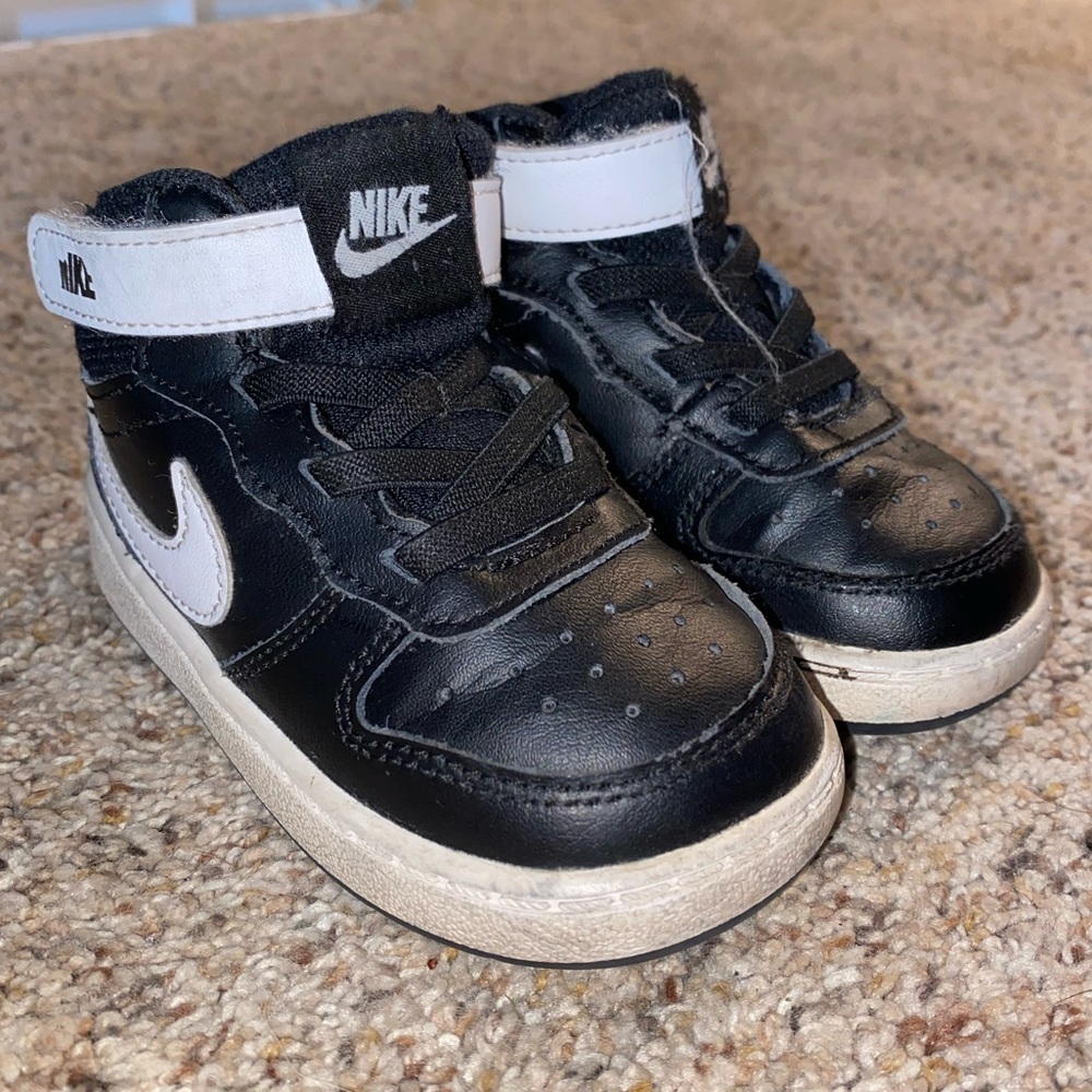 Nike Court Borough Mid 2